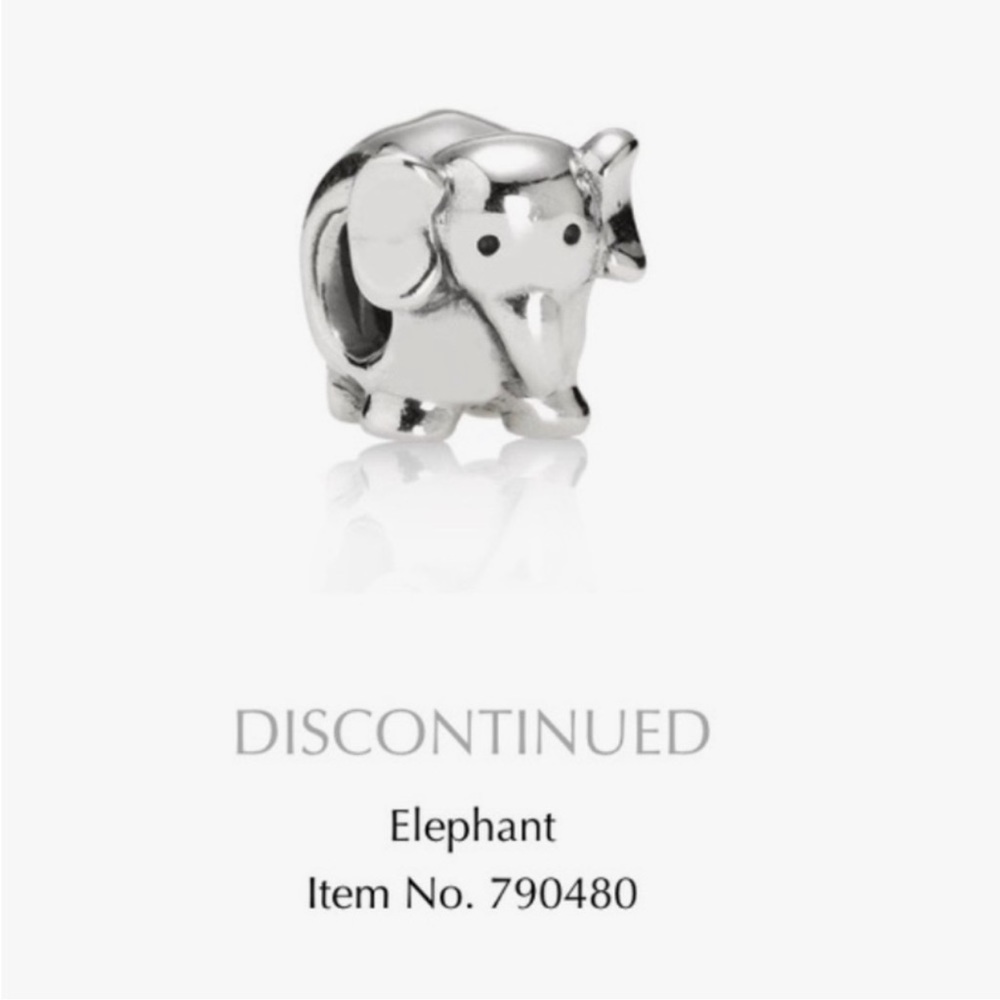 Pandora retired elephant charm EUC